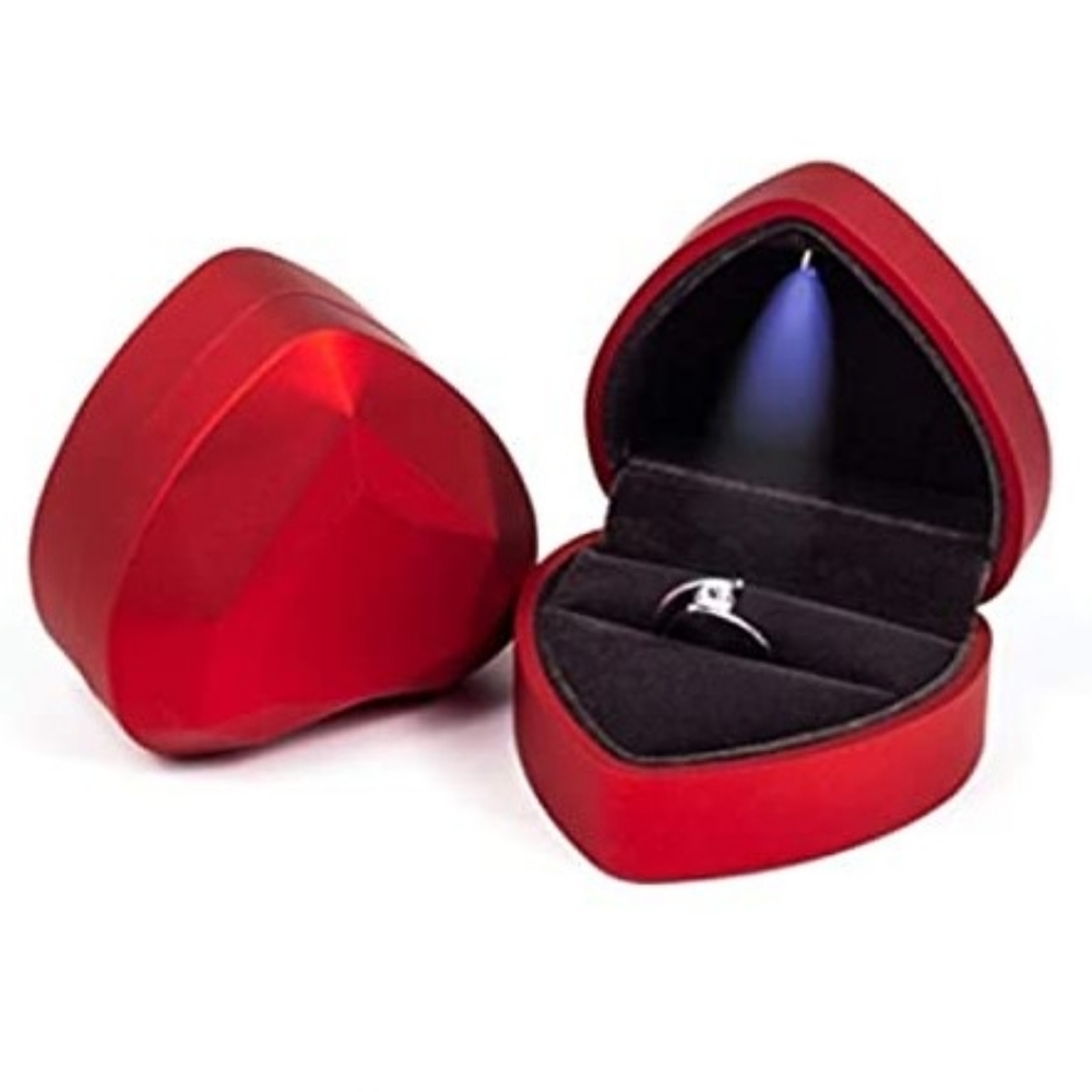 Light-up, ❤️ Heart-shaped ring & storage box.....